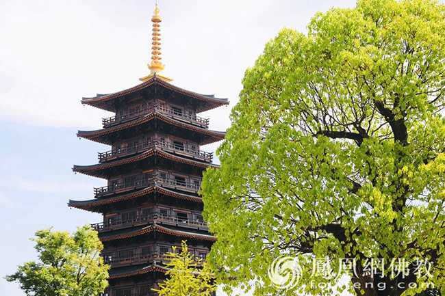 为什么要右绕佛塔