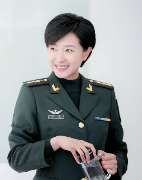 正午阳光新作《尉官正年轻》即将来袭,阵容强大,万茜领衔主演