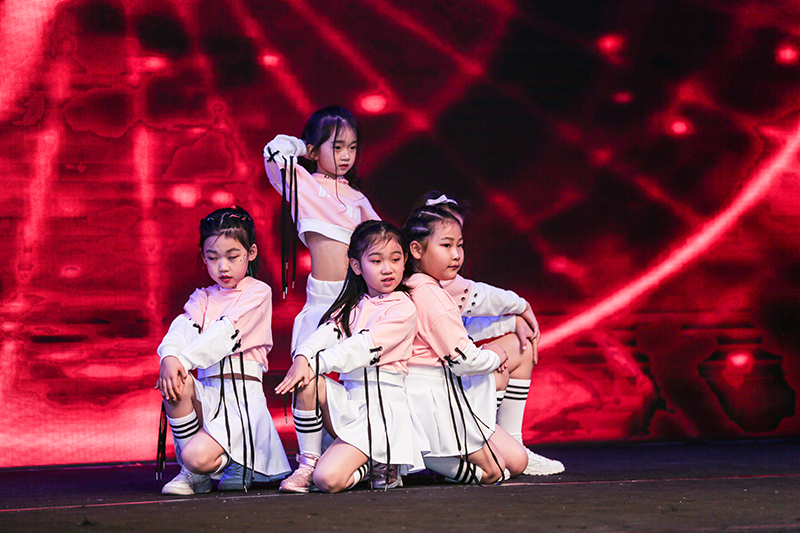 少儿街舞练习jazz的步骤