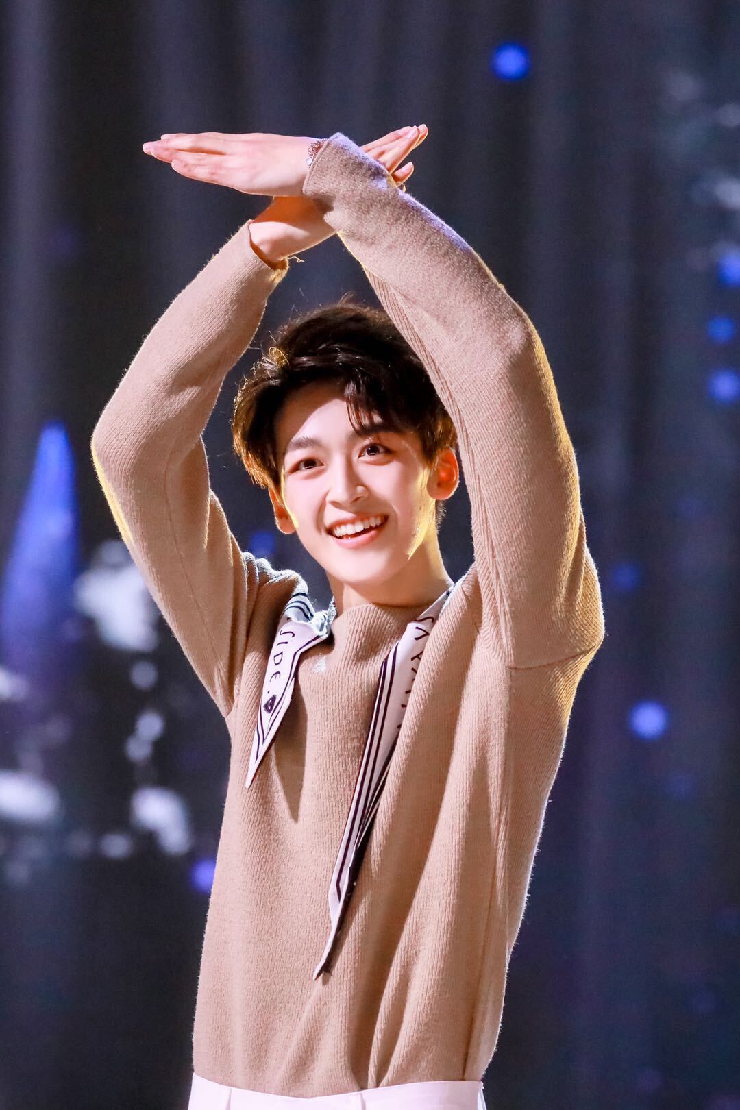 创造营第二次公演 何洛洛携《宝藏男友》组引爆舞台