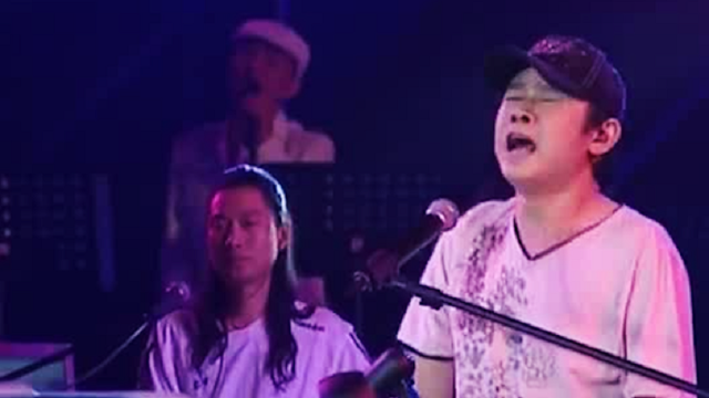 刀郎当年唱的最火的一首歌,现场演唱太深情了,差点哭成泪人!_凤凰网视频_凤凰网