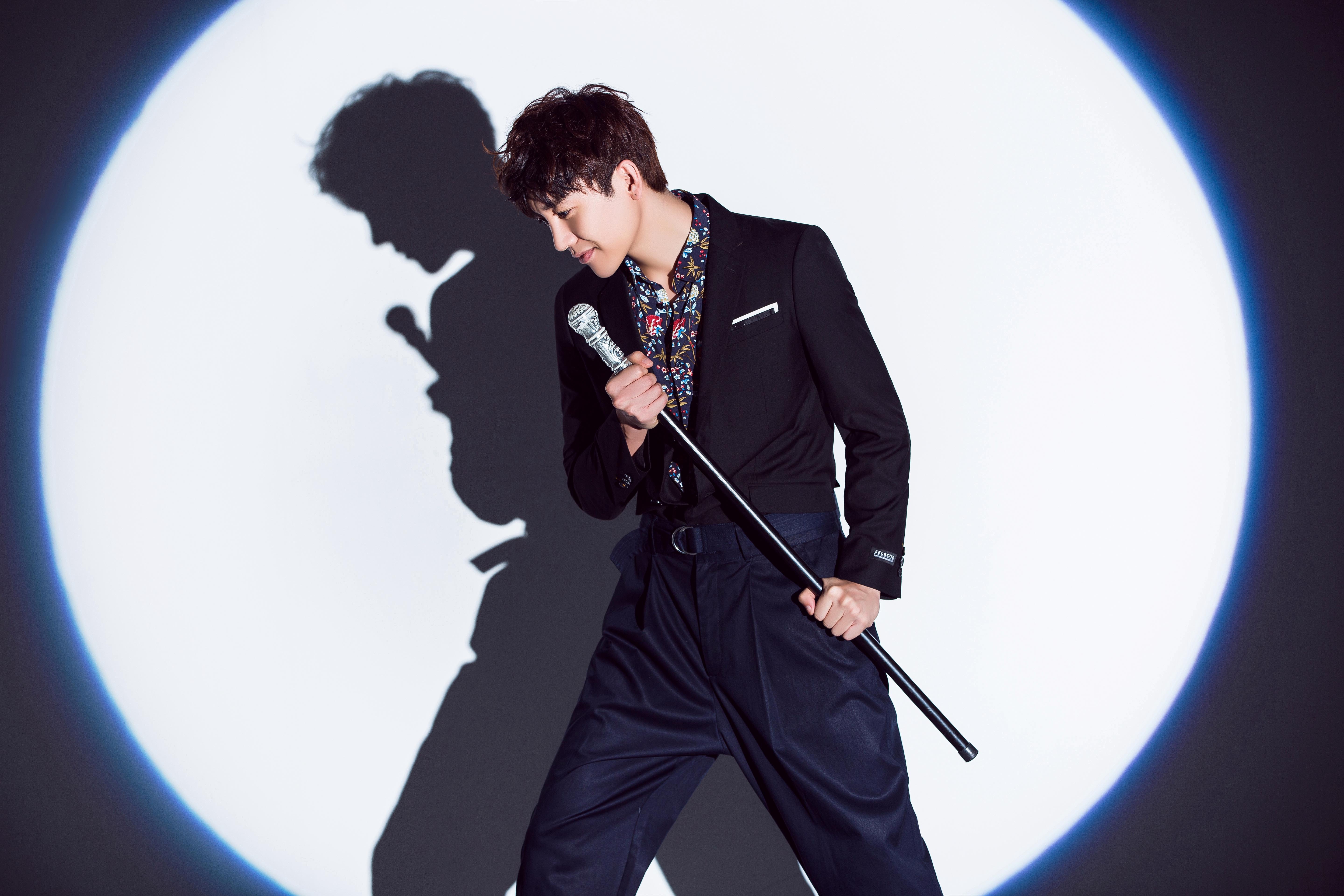 飙高音震撼全场 王野牵手阿牛打造金曲