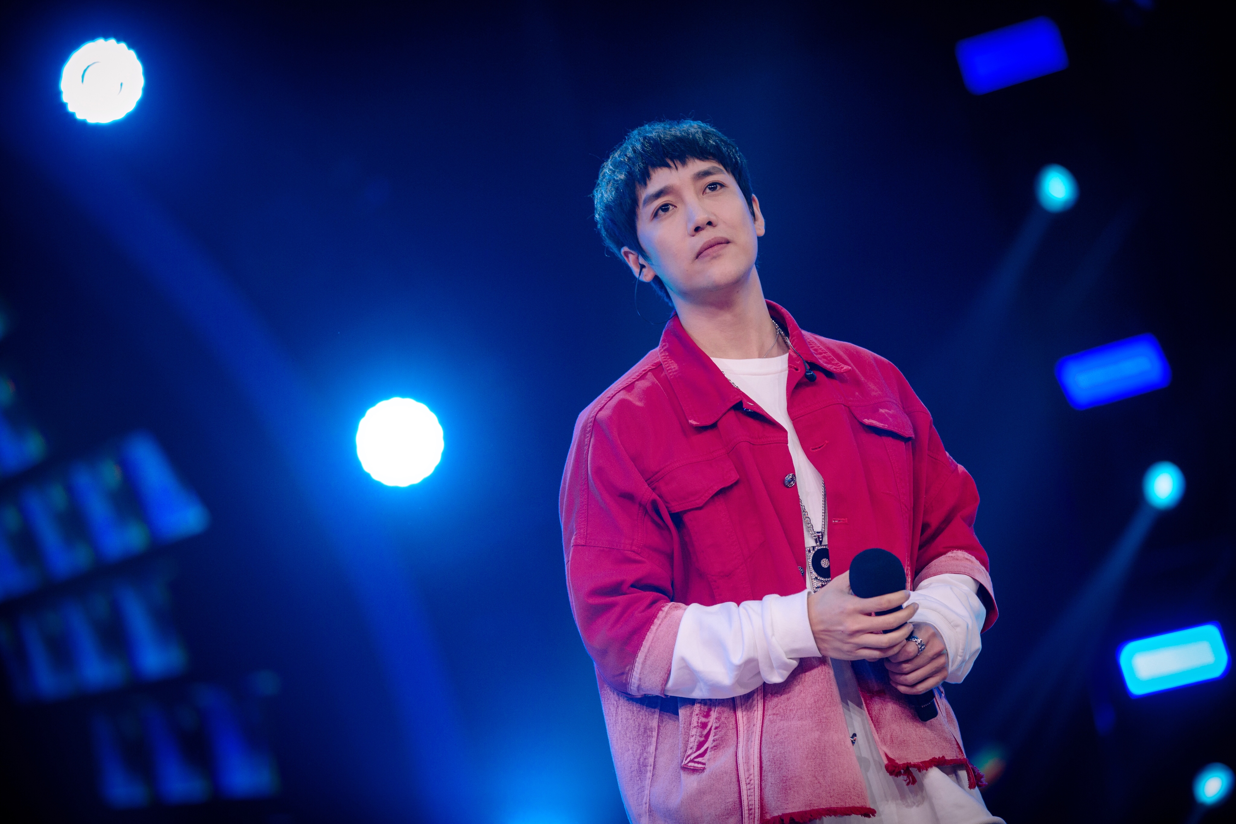 飙高音震撼全场 王野牵手阿牛打造金曲