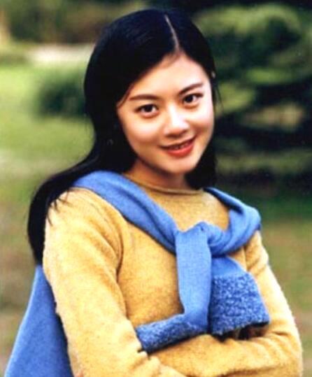 原正大综艺主持人姜丰近照曝光如今49岁变成这样了