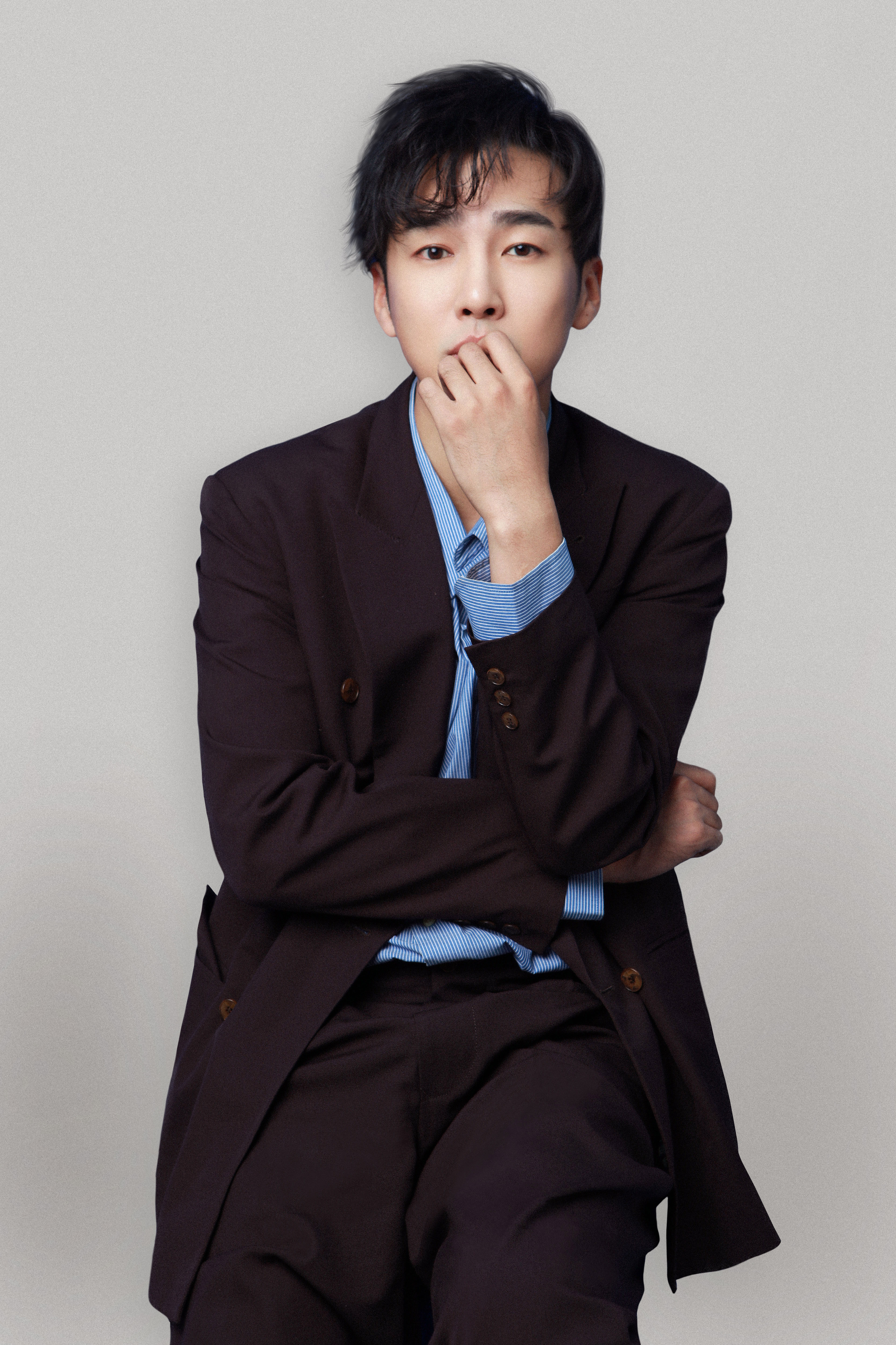 打开凤凰新闻,查看更多高清图片近日,演员邹廷威最新时尚写真曝光.