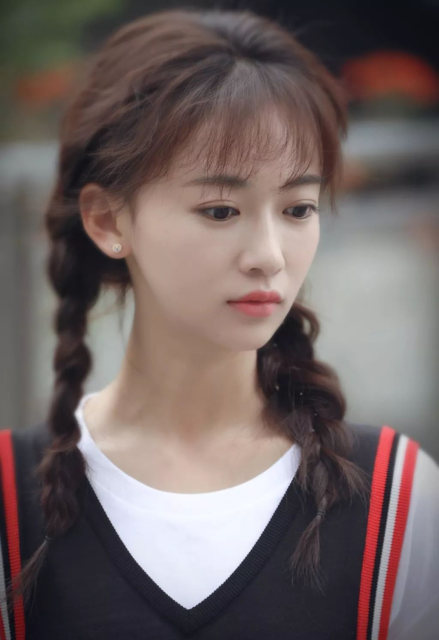 夏天是时候扎起小辫子啦双马尾明星你觉得谁最好看呢