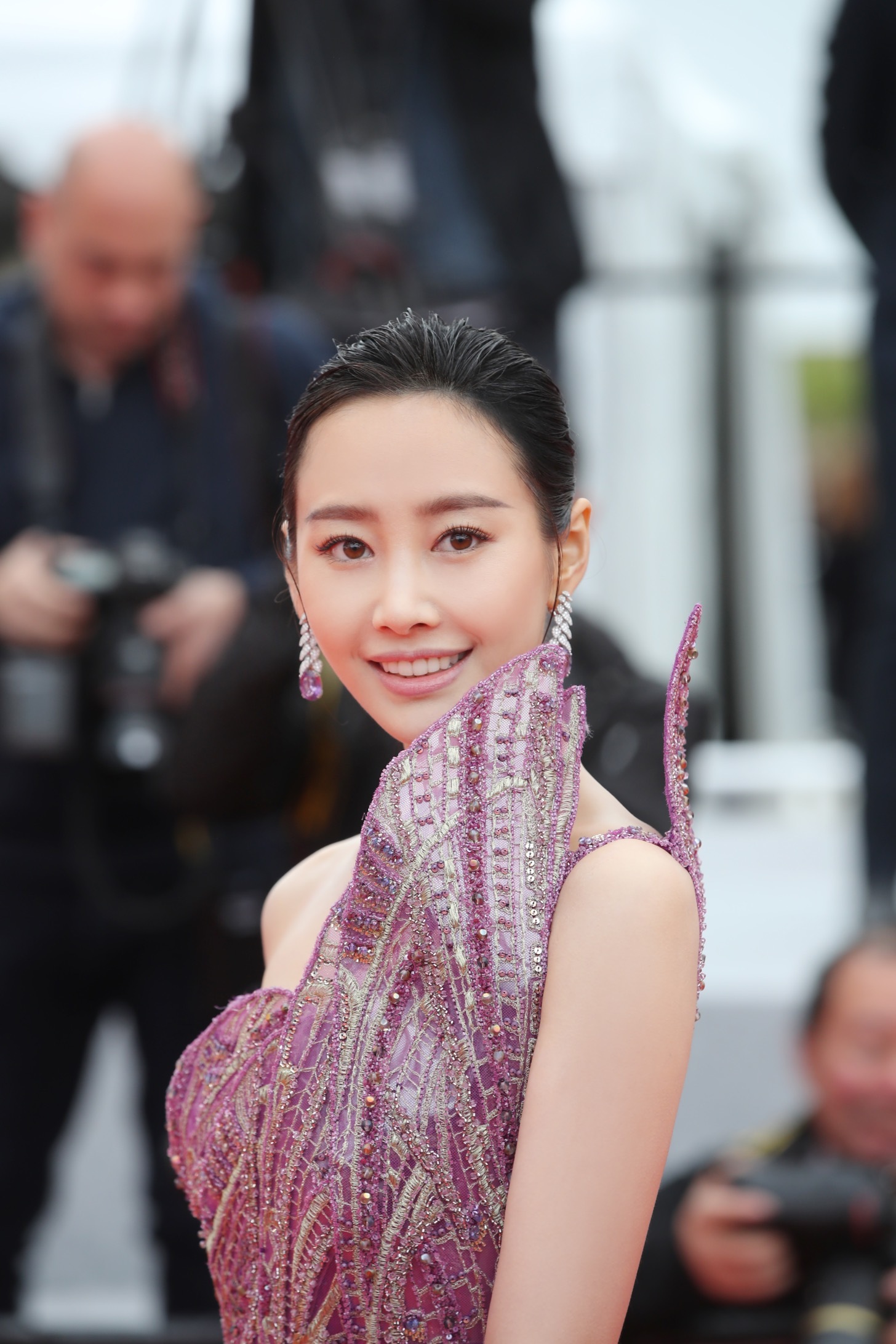 李纯佩戴boucheron宝诗龙出席戛纳电影节《南方车站的聚会》首映礼