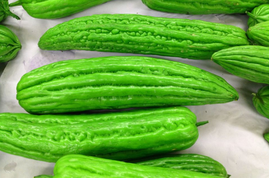 砣砣鸡肉是砣砣肉的一种,四川风味美食,椒麻味极重,以彝族风味的最