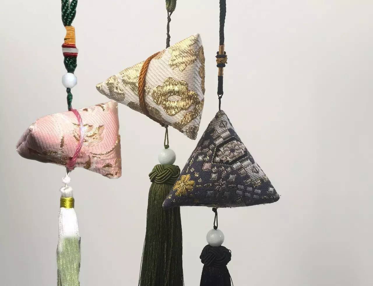 素佩香囊,遥寄相思 --古人佩香之雅__凤凰网