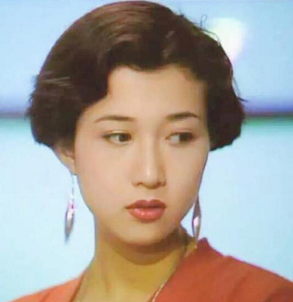 太多的粉丝说林凤娇美若天仙,而吴绮莉感觉也谈不上万里挑一,他看上