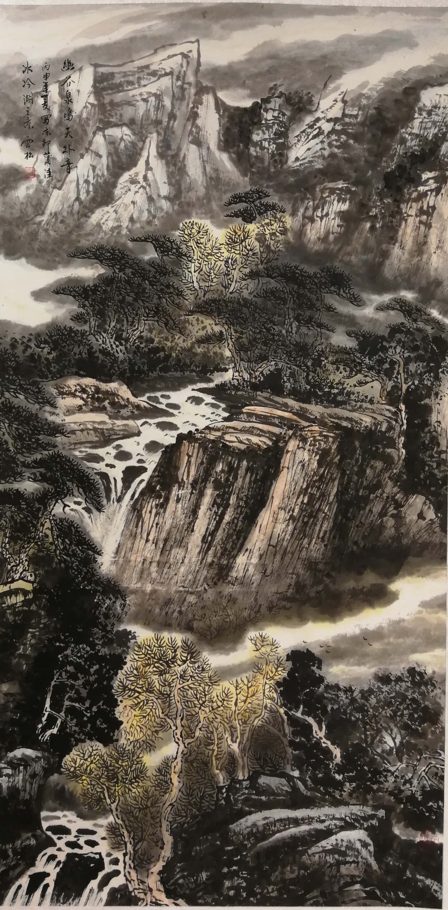 燕谷书画院院长刘志军与名家艺术人脉网记者刘志刚签约书画家刘宣保刘