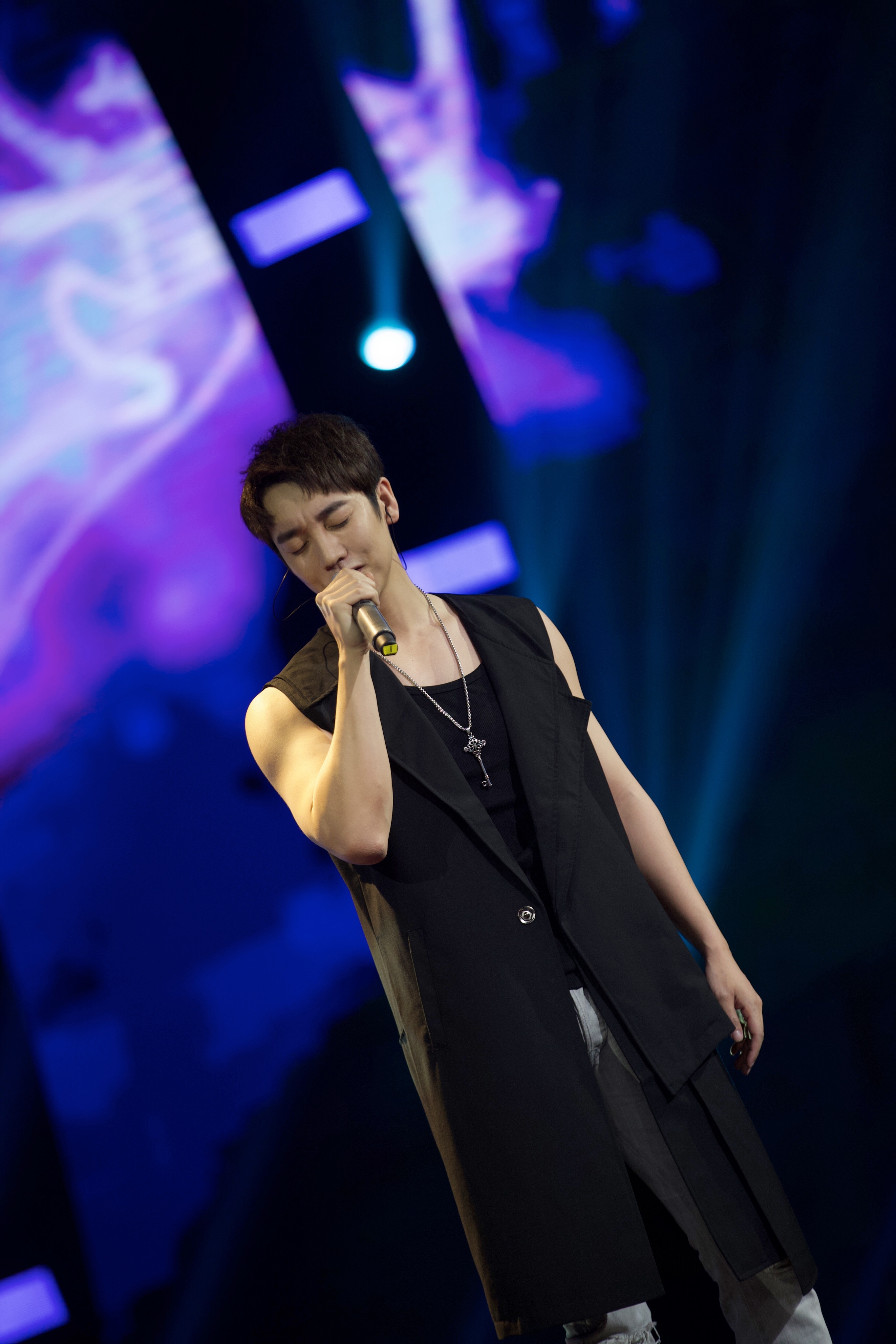 《声音的抉择》大展音乐实力 王野以情带声演绎阿牛新作