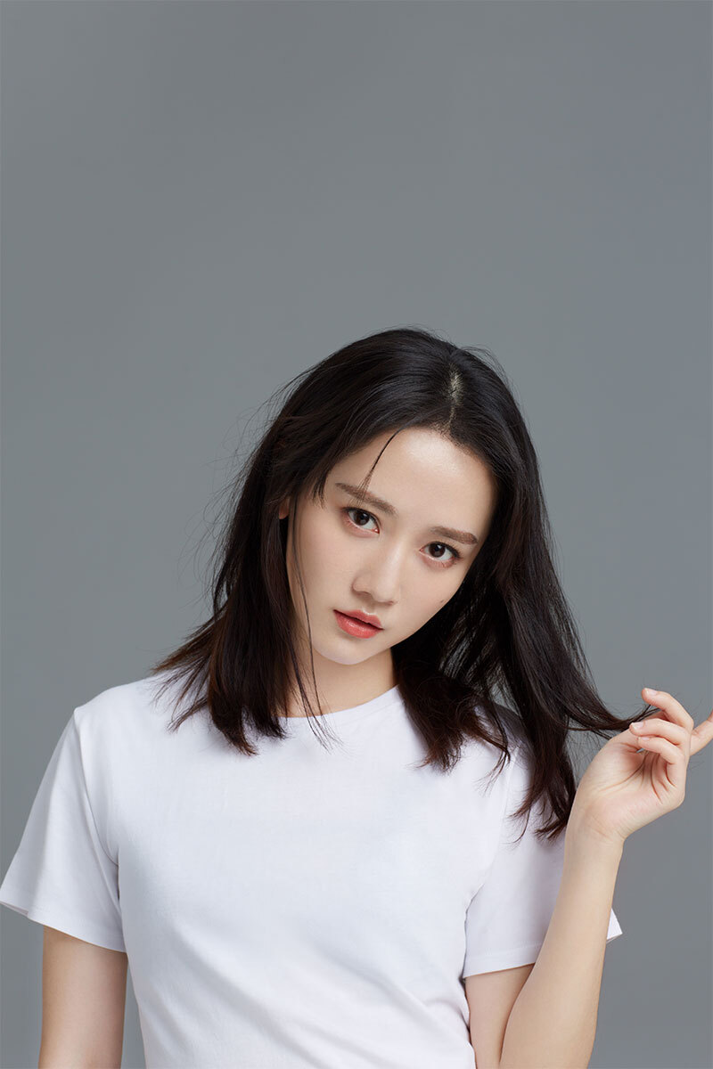 李墨之写真演绎夏日时尚 随性自然元气满分_凤凰网娱乐_凤凰网