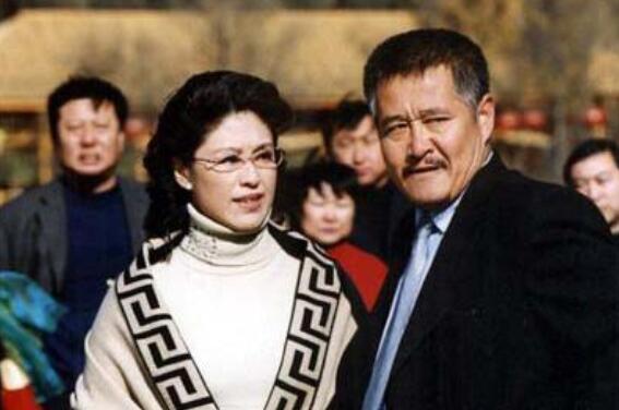 《刘老根》中饰演韩冰走红后,王娟还曾出演过《非常城市》《圣水湖畔2