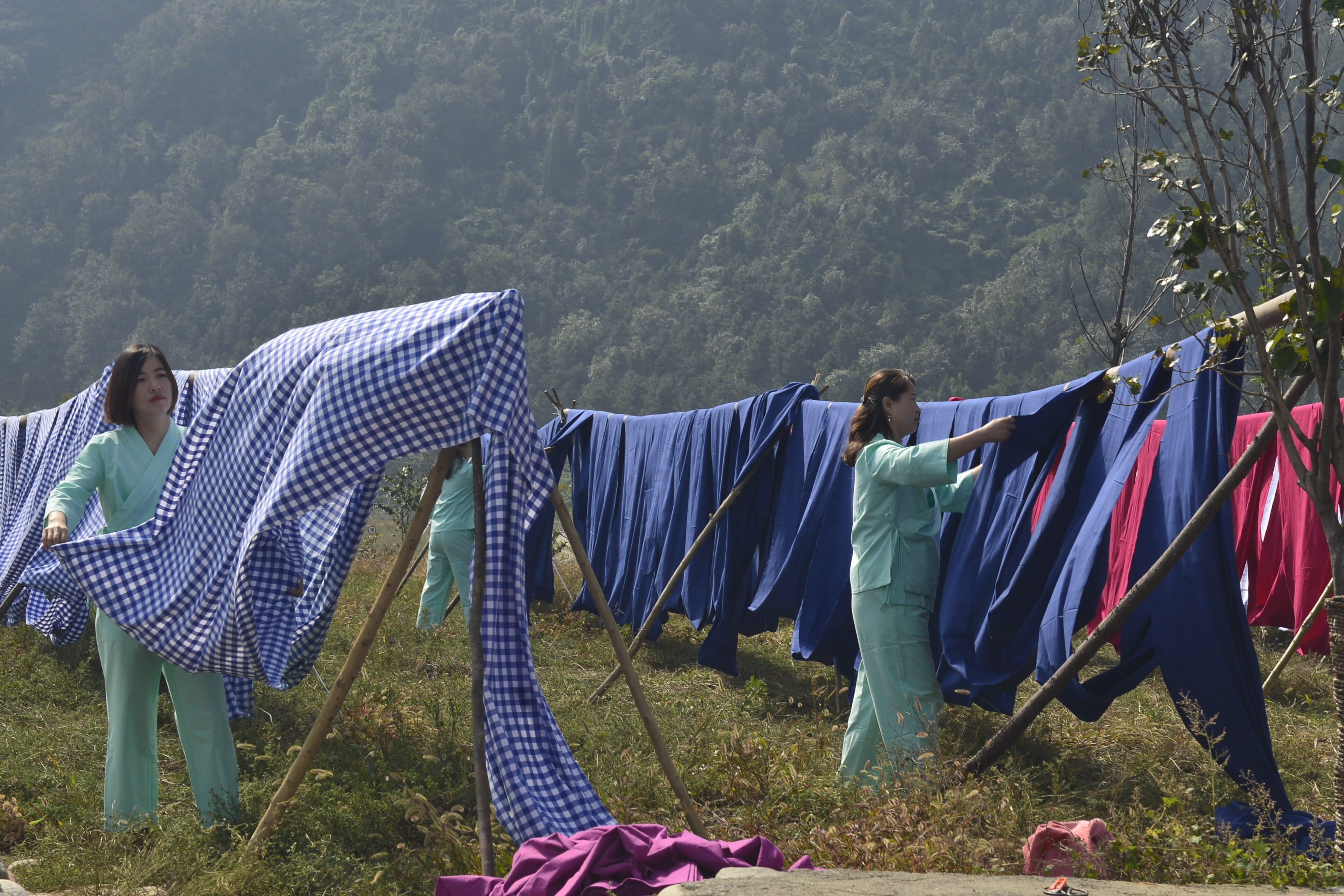 记录陕西特产苏绘手工织布__凤凰网