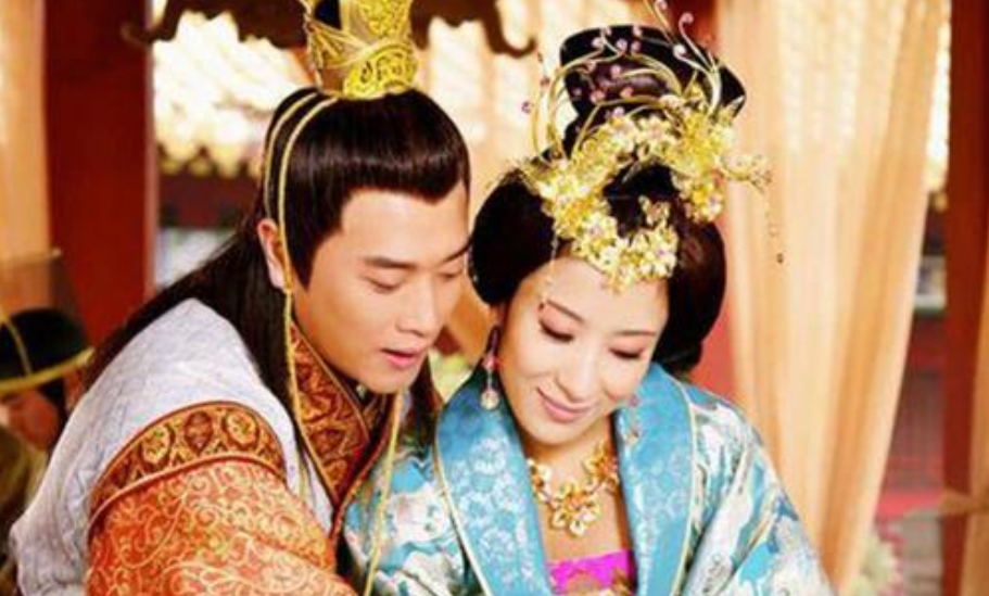 说起他的出生也是充满了惊奇,朱祐樘的母亲纪氏因为战乱被抓进皇宫