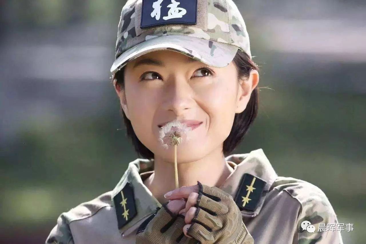 四个革命时期被授予少校军衔的女军官27人__凤凰网