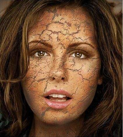 在身体缺水之后细胞内会开始脱水,皮肤也会变得松弛,弹性下降,身体