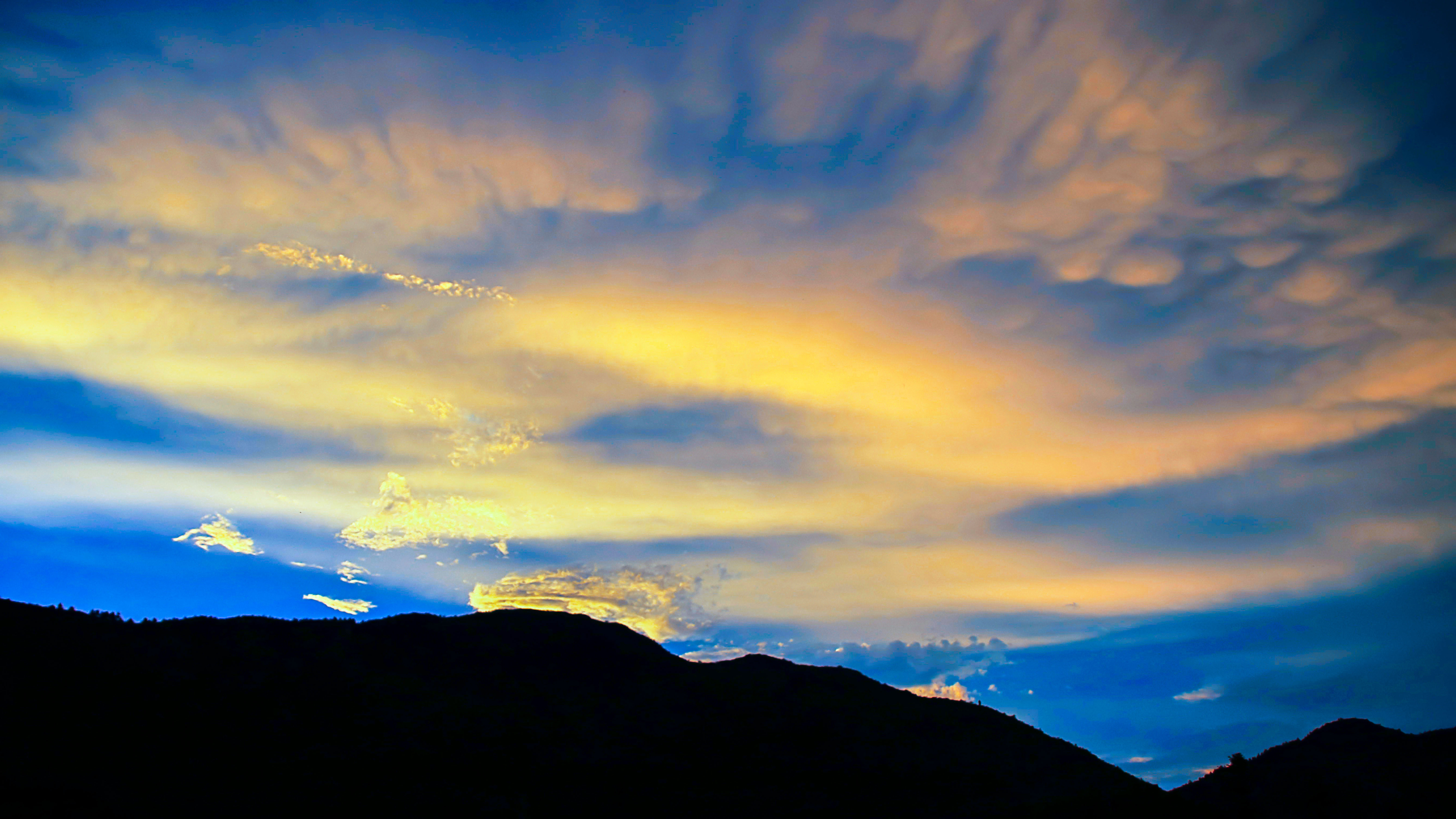 最美天边火烧云__凤凰网