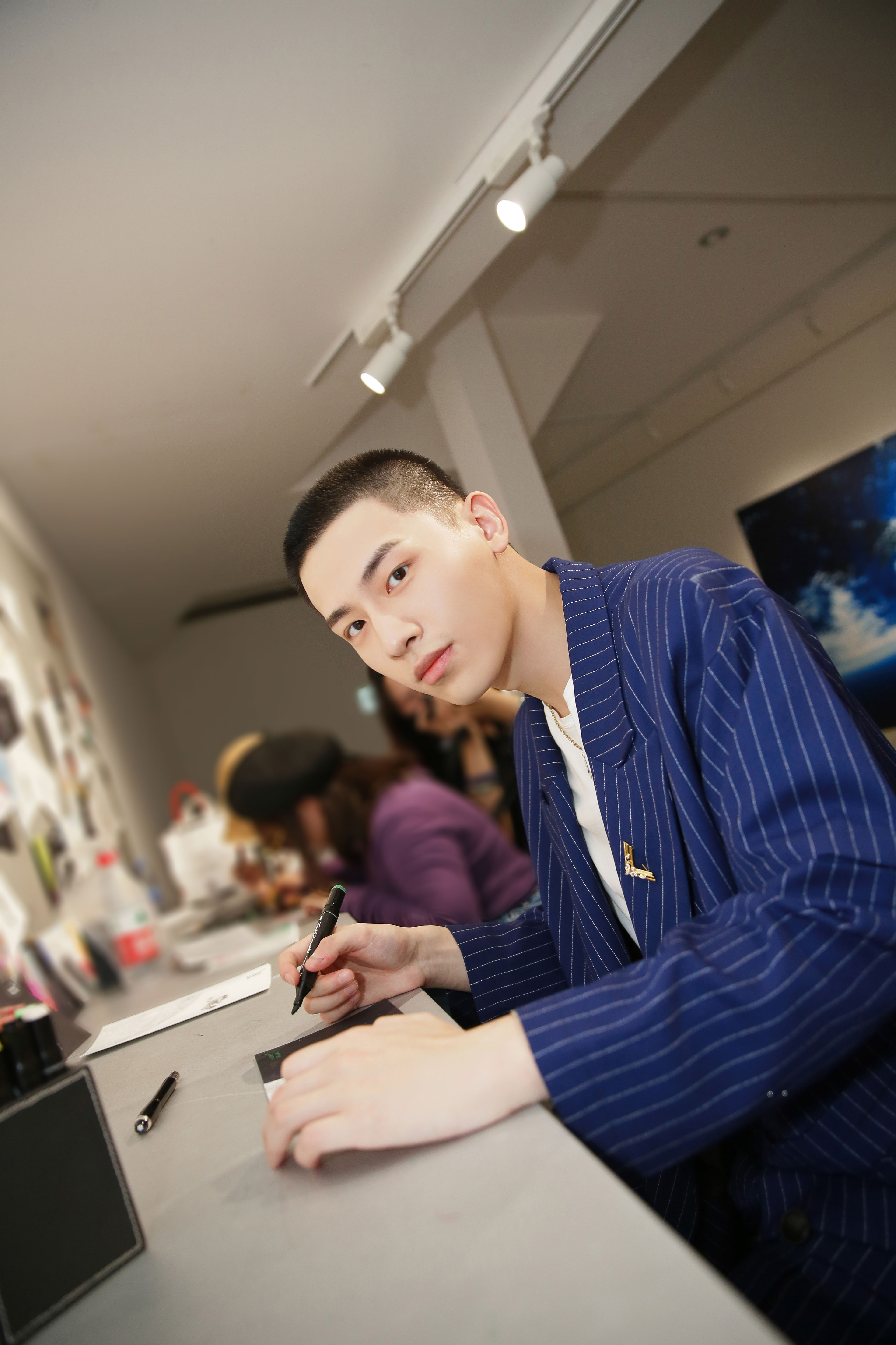 此前辛云来在《悲伤逆流成》电影中凭借暖心的顾森