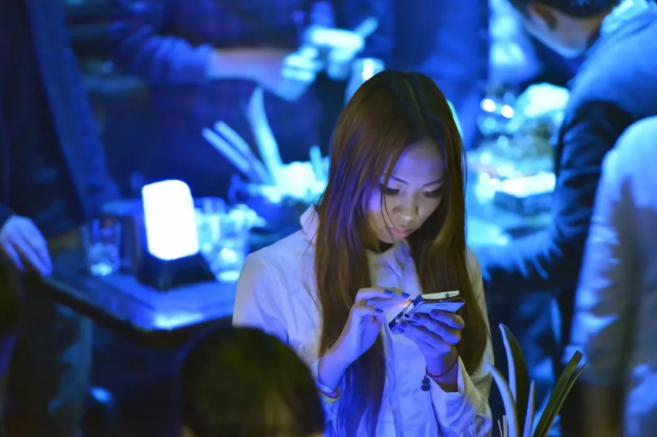 午夜“捡尸”:无数场被包装成玩笑的犯罪__凤凰网