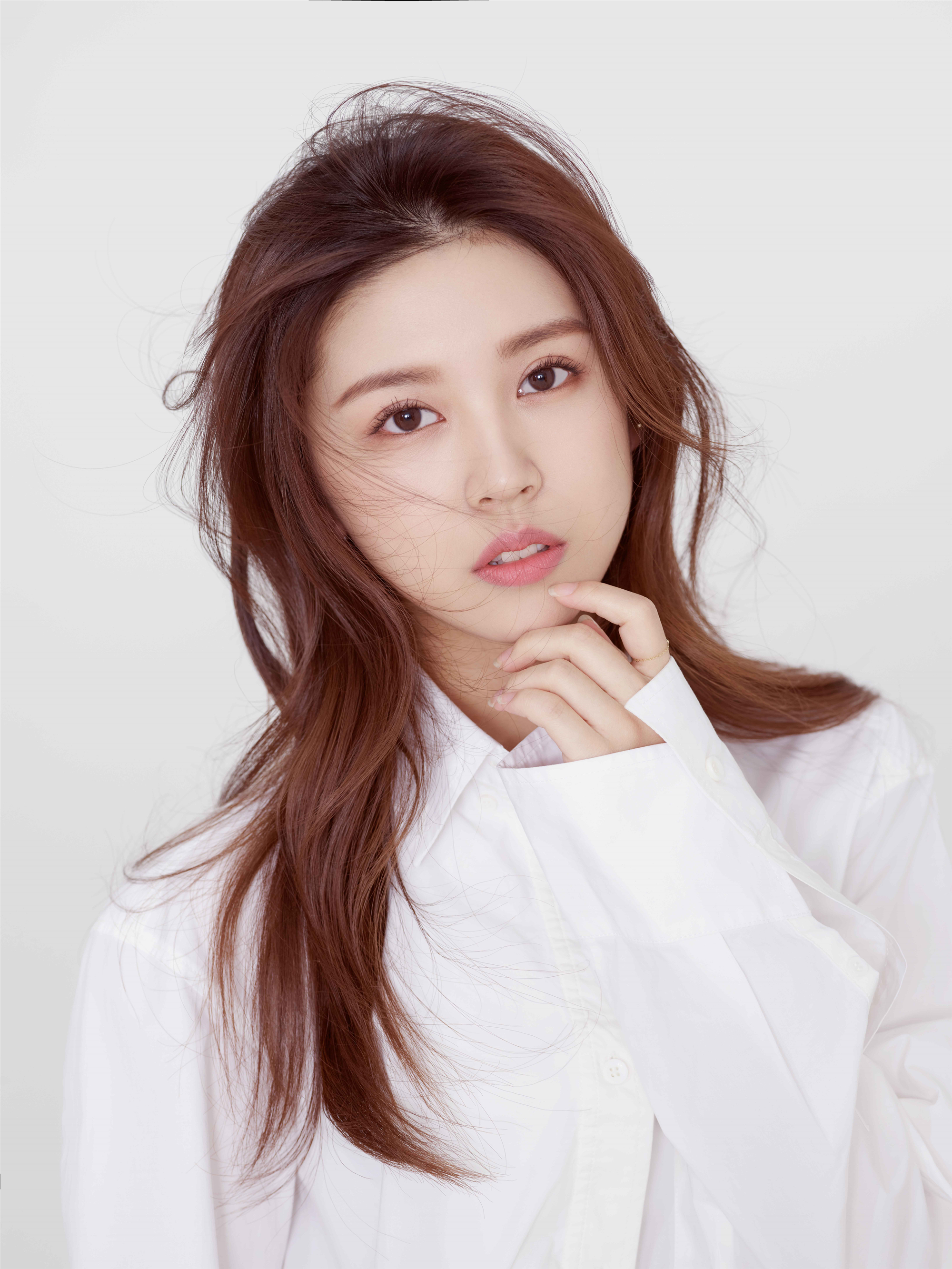 《群演公社》李紫莹写真曝光 元气少女夏日清新上线