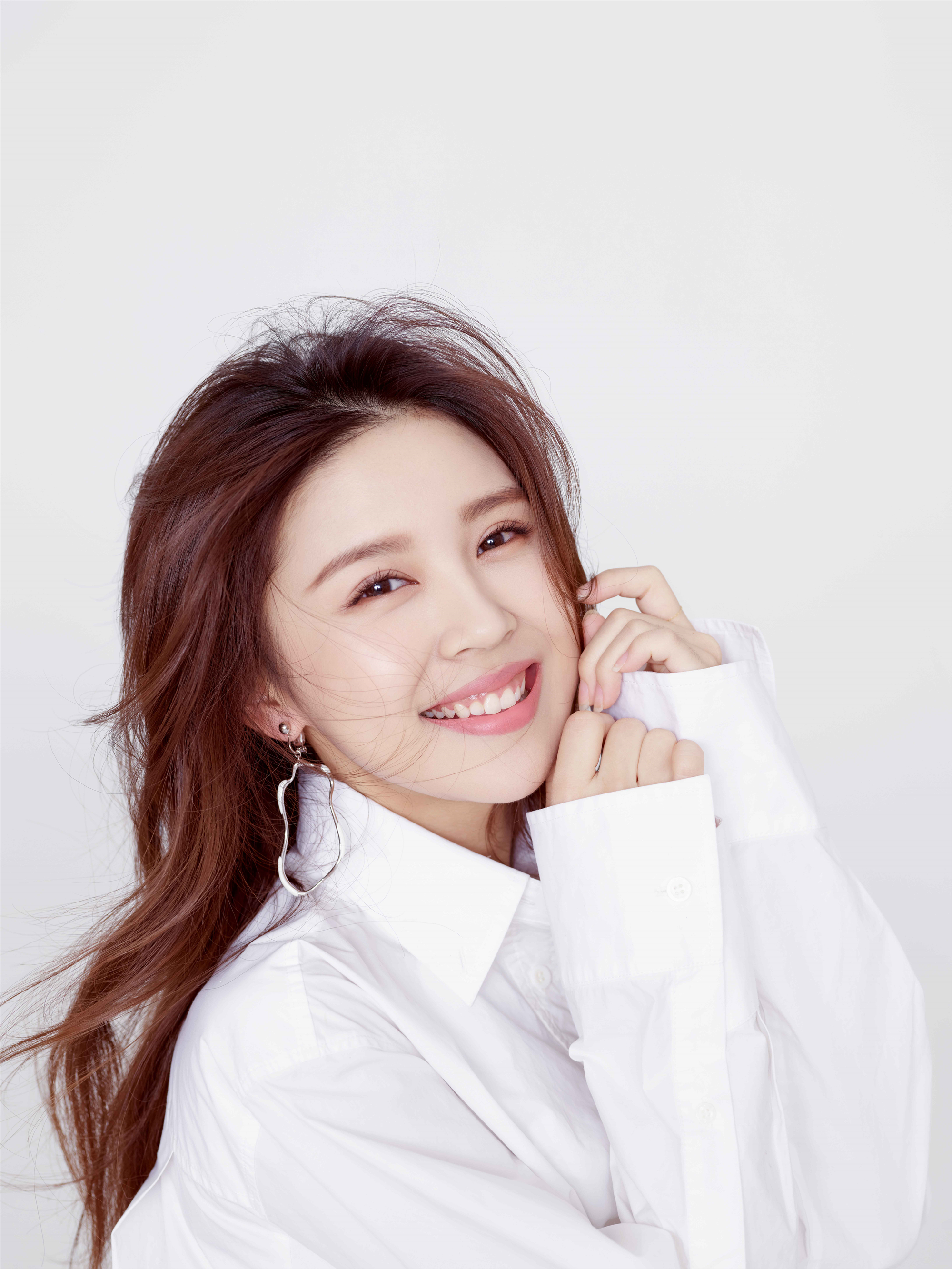 《群演公社》李紫莹写真曝光 元气少女夏日清新上线