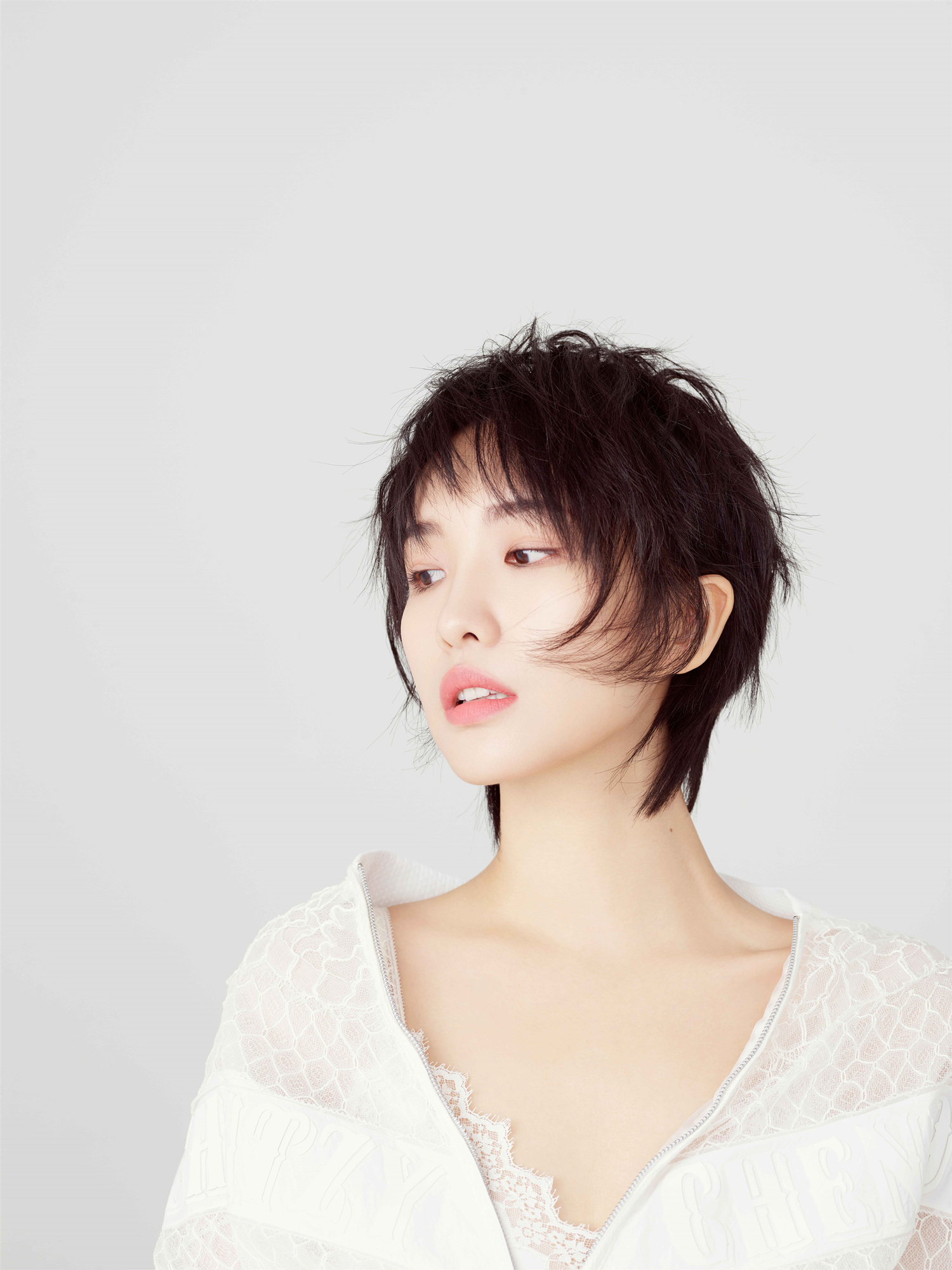 网剧《超时空恋人》唐山开机 莫龙丹写真曝光清爽开启幻梦空间