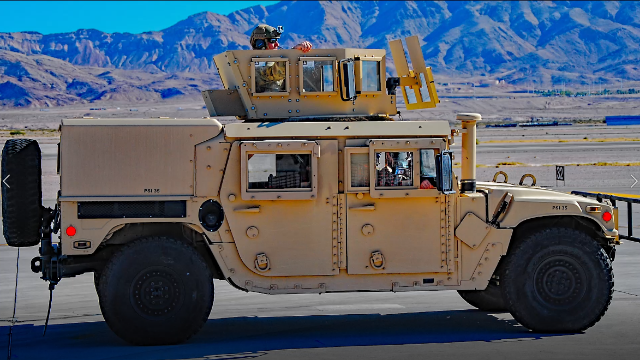 揭秘美军"悍马"车:加上装甲跑不快 不加装甲皮太薄