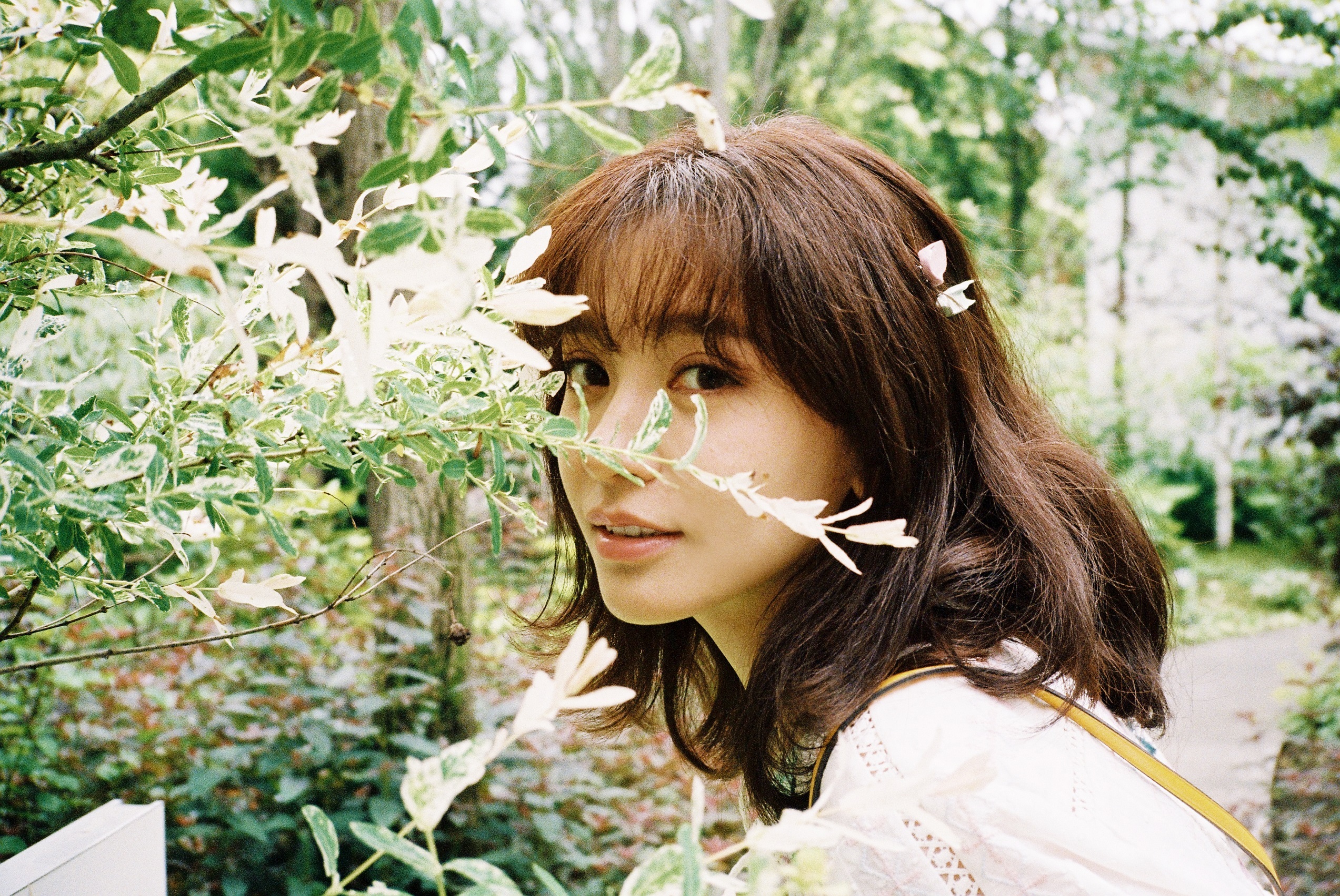 施诗夏日旅拍曝光清新灵动尽显文艺气质