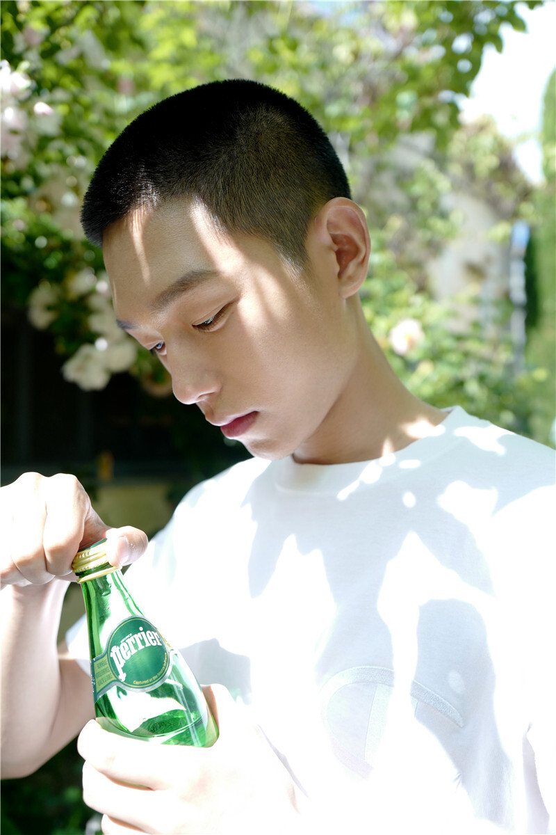 夏日午后的清凉邂逅 王锵写真展清爽少年感