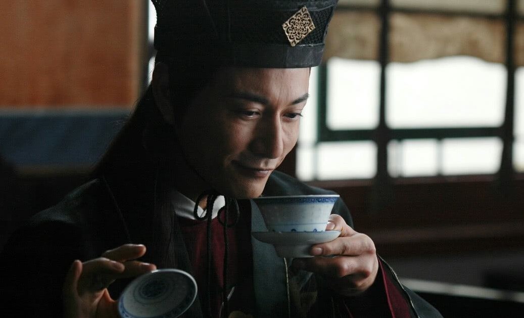 太监因为身体缺陷，身上带有异味，平时怎么避免尴尬的？__凤凰网