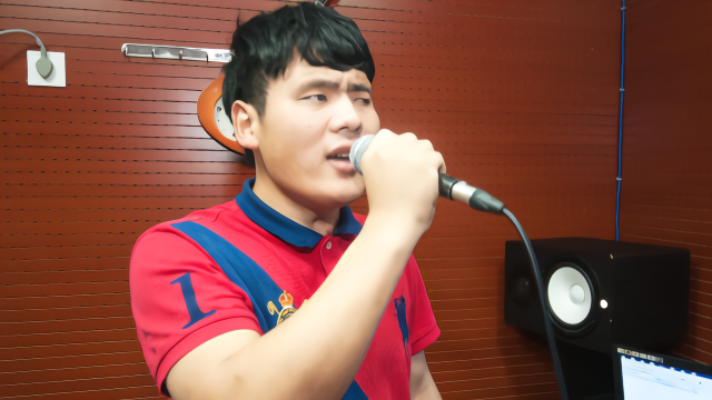 星光大道月亚军合肥盲人心灵歌手岳雷演唱歌曲流浪者