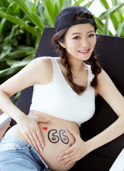 了一个可以陪她吃到老玩到老的人,梁慕橙也在这一站等到了自己的幸福