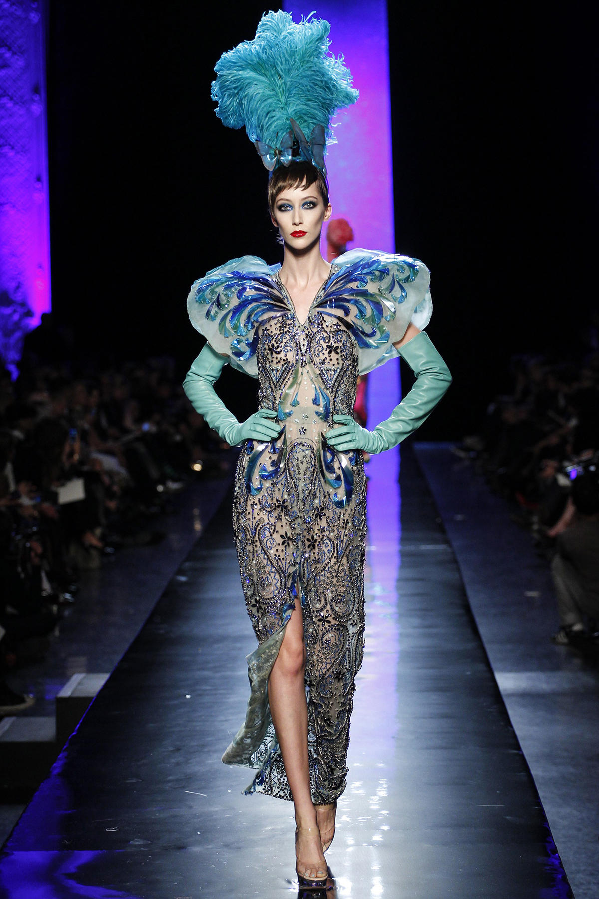 jean paul gaultier高级定制以蝴蝶为主题元素玩到了极致