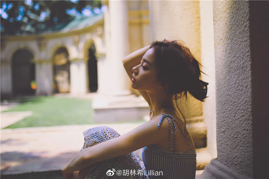 泰洋川禾新人胡林希夏日写真释放魅力