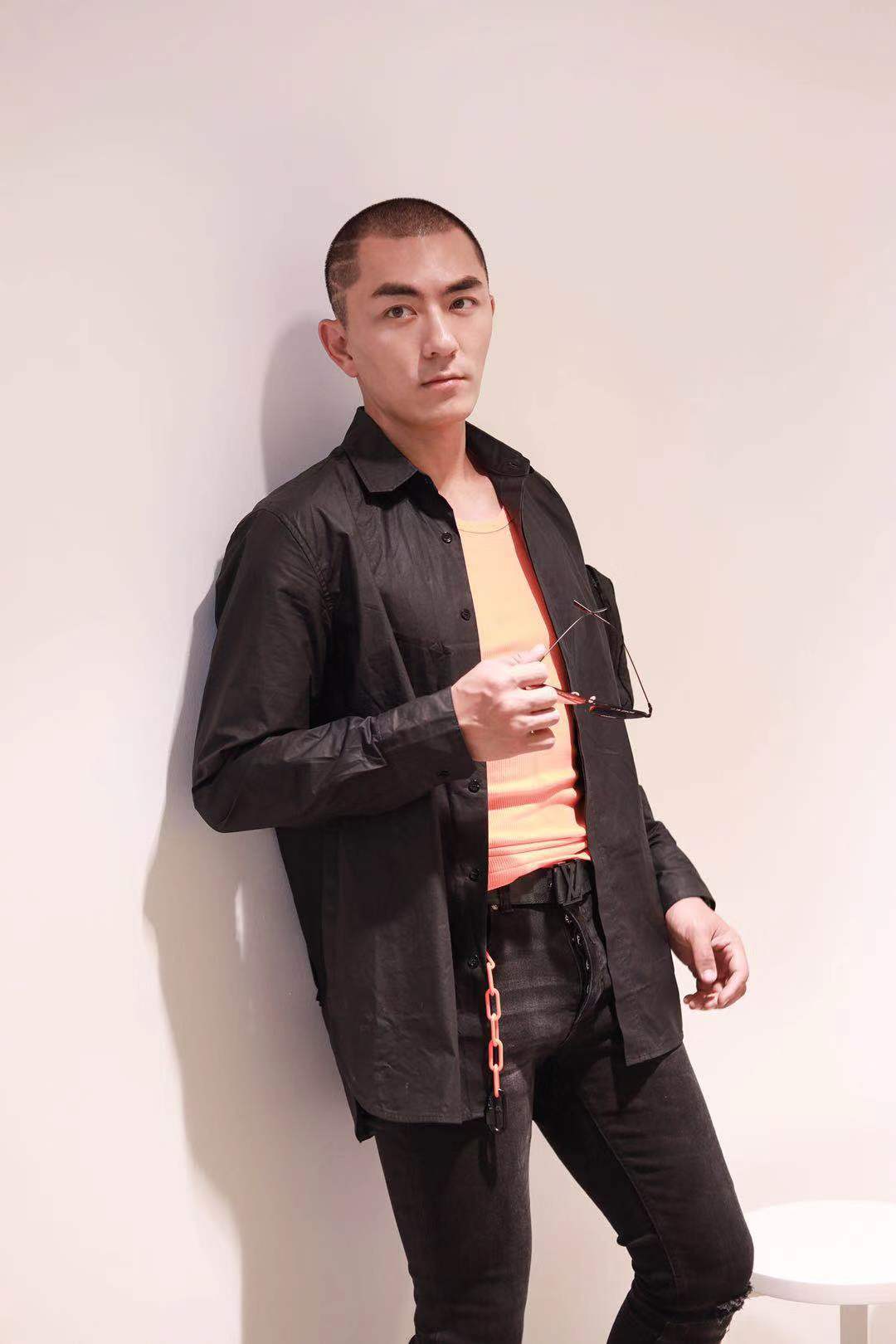 asics品牌挚友张宁江出席联名鞋款发布活动 夏日酷帅 玩转潮流