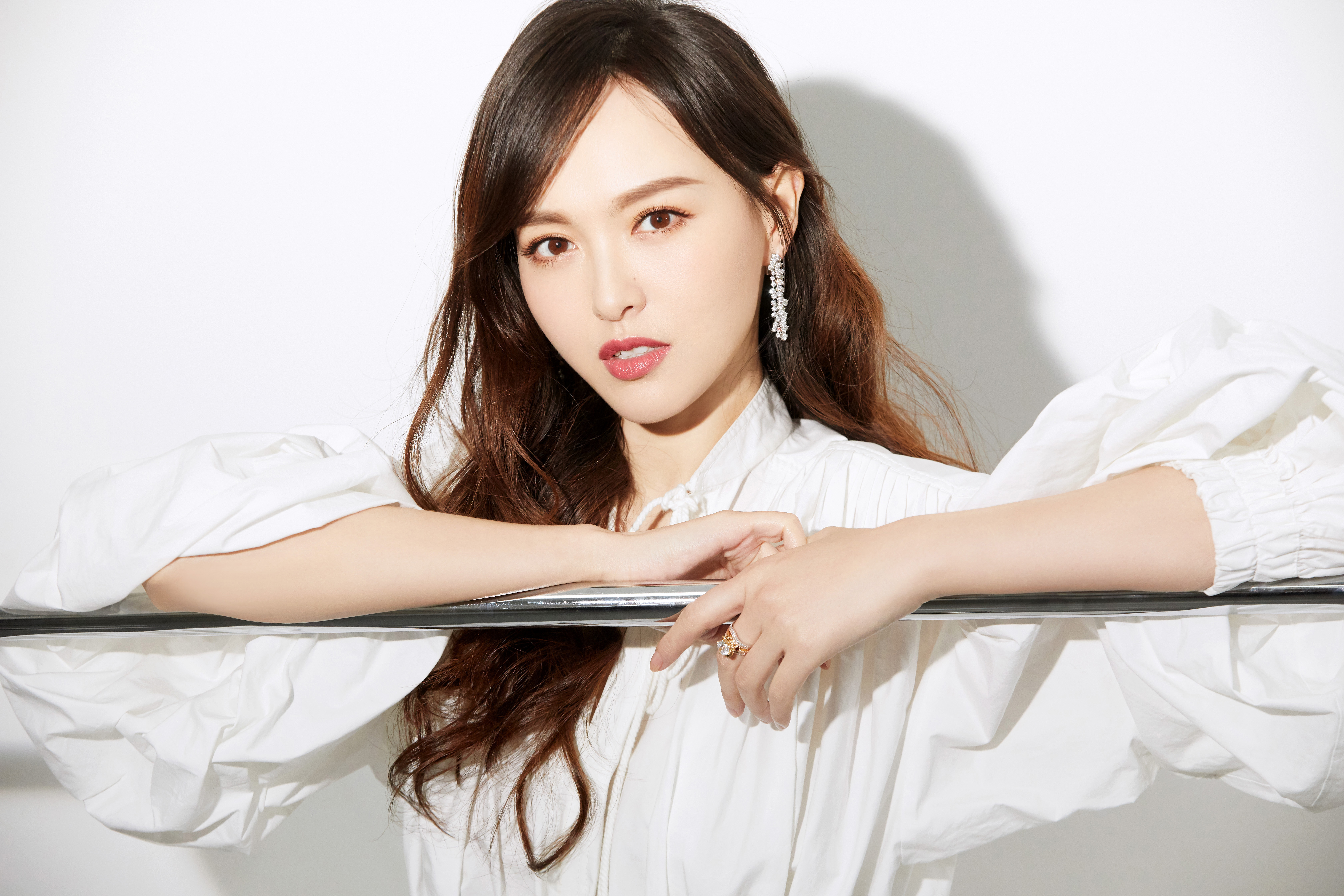 唐嫣精美手机壁纸,笑容甜美,美丽瞬间美丽亦永久