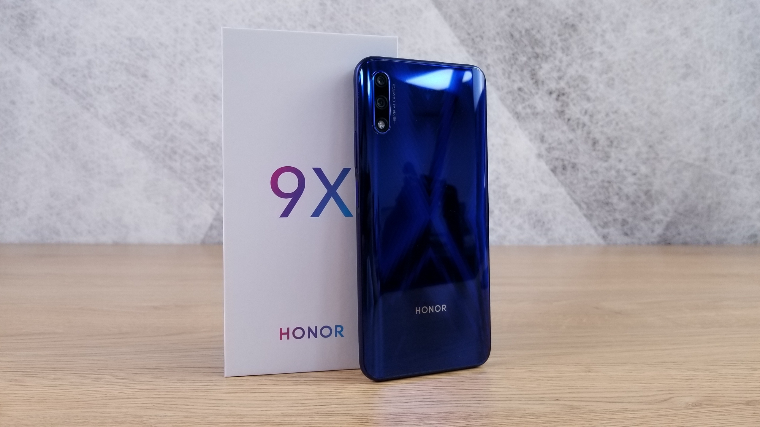 1399抢购到的荣耀9x零售版开箱10w充电成最大缺点