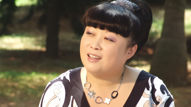 家有儿女胖婶疑似包养20岁男模微博高调秀恩爱称老公老婆