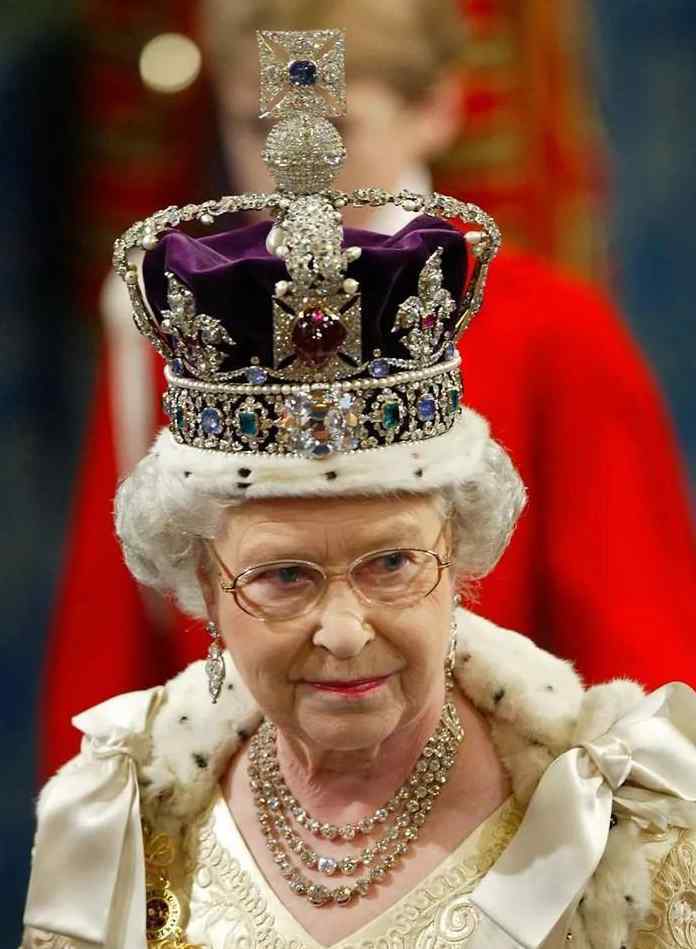 英国女王的王冠钻石图片