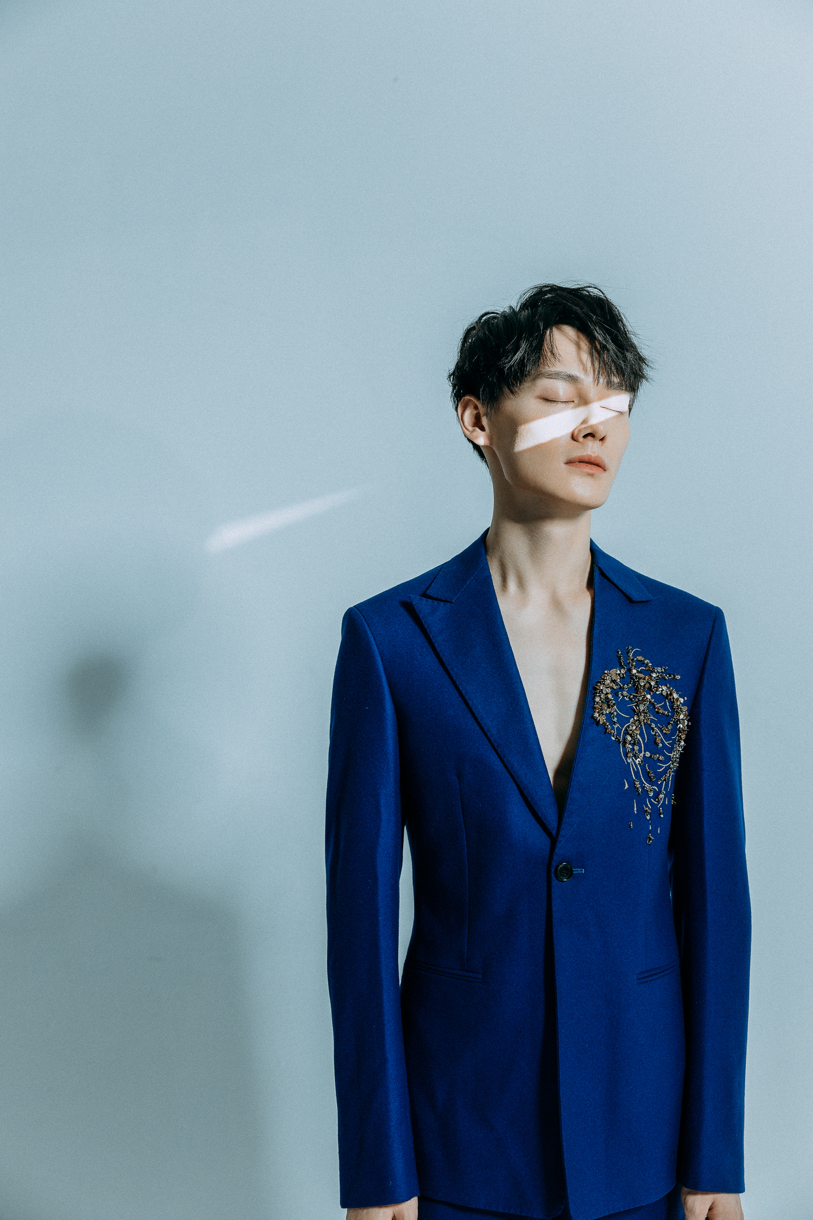 汪卓成《陈情令》风度翩翩江宗主 惬意自在少年郎__凤凰网