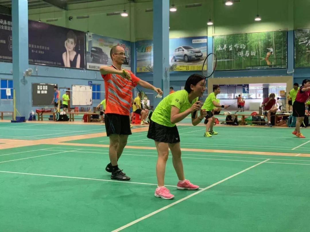 以球会友 同行15载 清远市羽乐球友会15周年庆球友聚会昨胜利召开