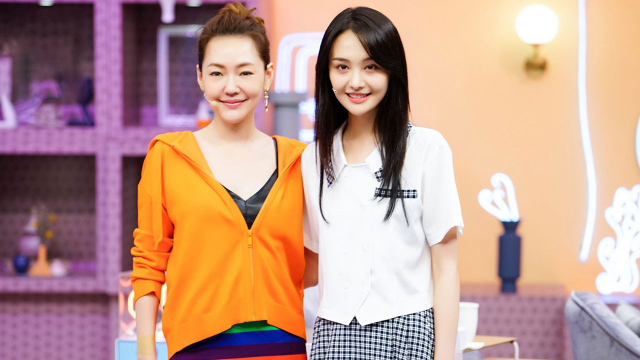 郑爽谈年龄惹怒小s,被怼心机深重假少女