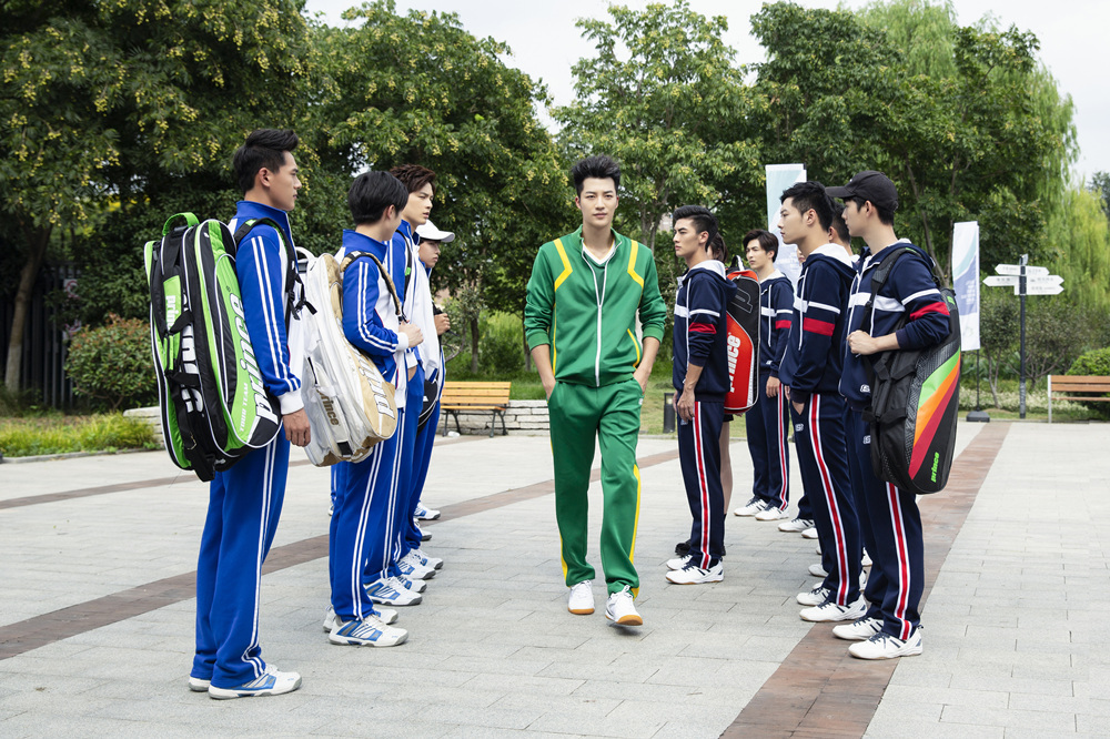 《奋斗吧,少年》热播 王燕阳彭昱畅激烈对战__凤凰网