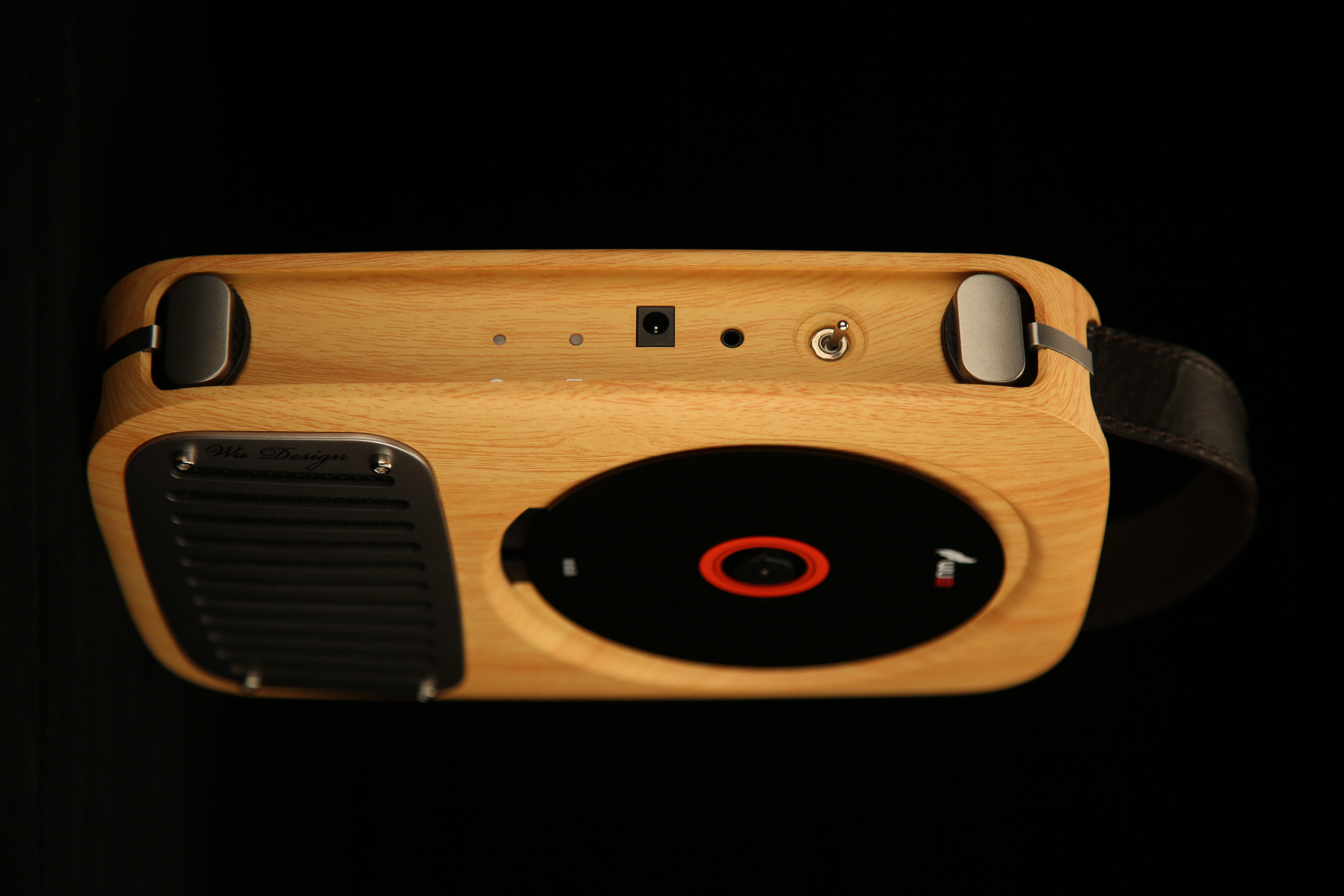 更像艺术品的cd机:巫单曲人生便携式cd机__凤凰网