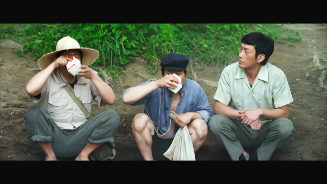 许三观卖血记卖血之前为什么要不停的喝水呢