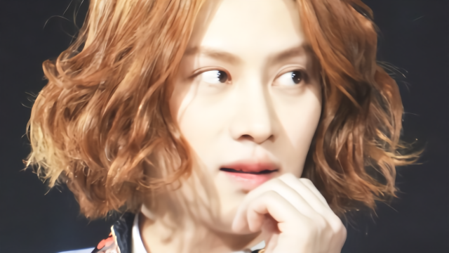 韩国男星金希澈37岁了绯闻不断就是没着落