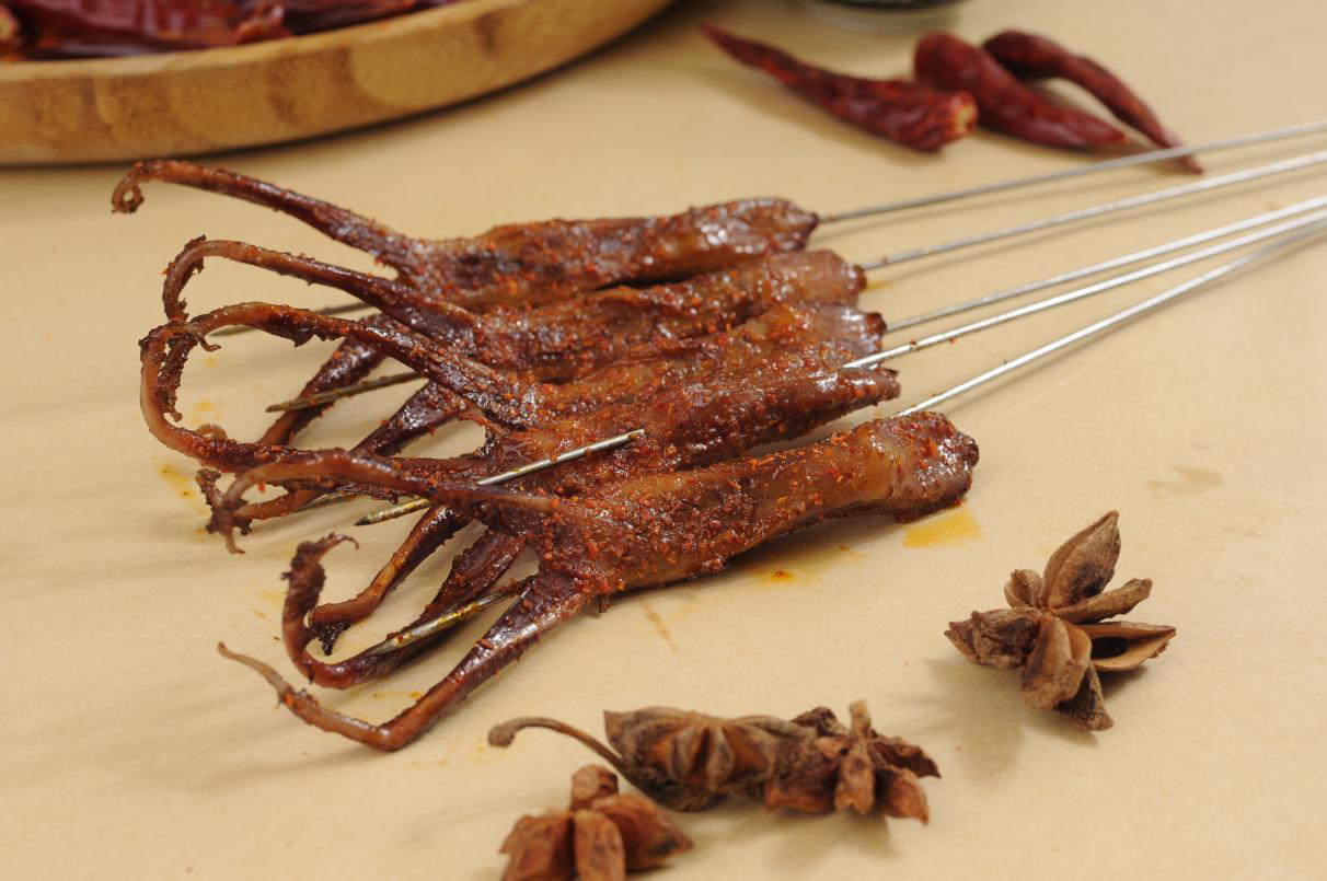 碳烤鲽鱼头,生烤牛蛙,火遍东北的炭客鲽鱼头小串居然就在大有坊街!