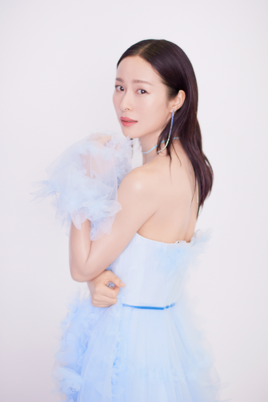 江一燕蓝色蛋糕裙性感优雅气质写真__凤凰网